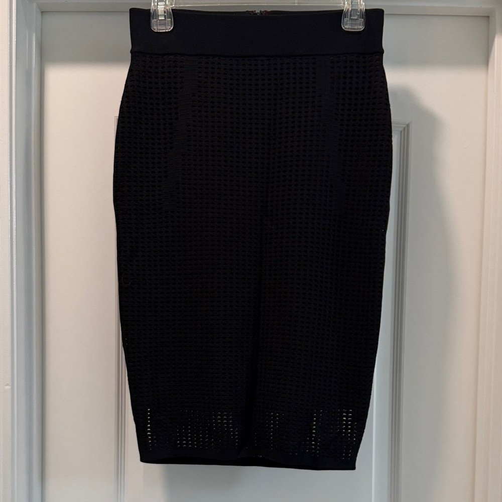 Chic Black Textured Pencil Skirt